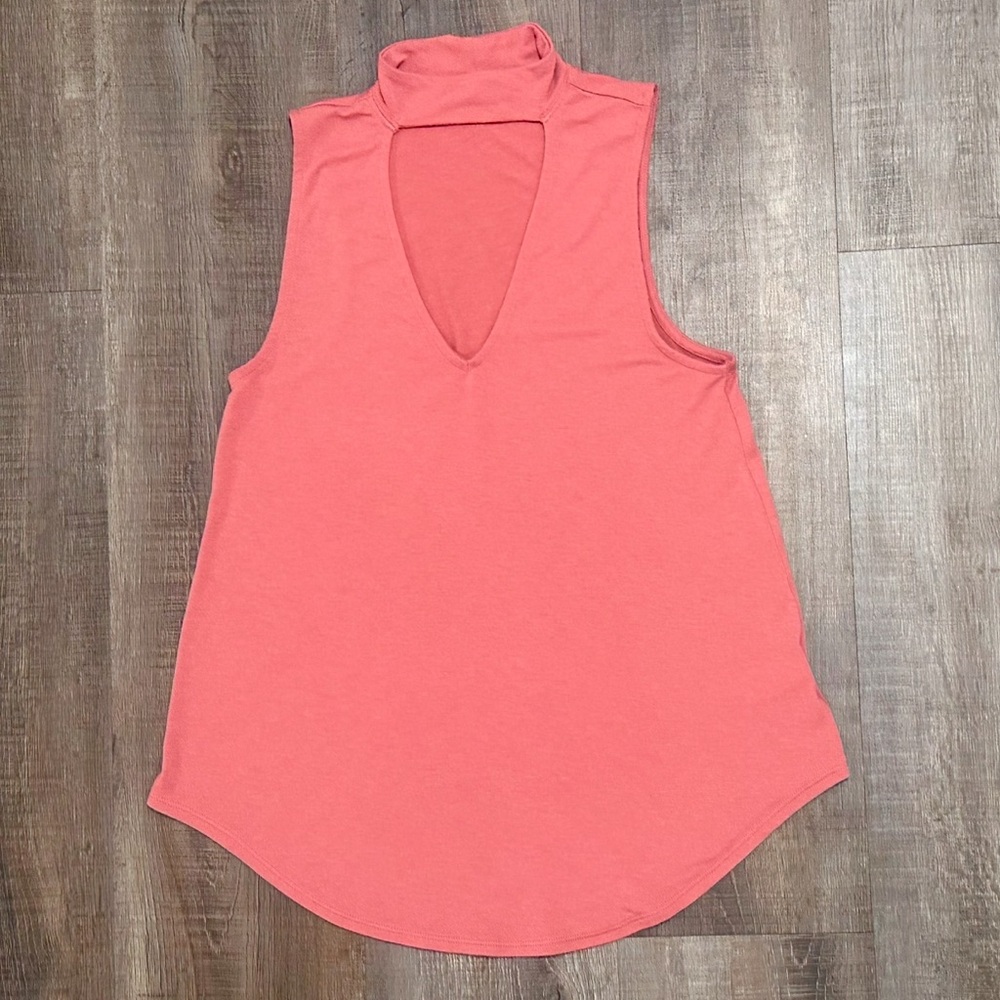 New Women’s Size XS Express Coral Deep V Choker Tank Top Blouse